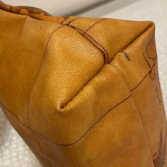 Alviero Martini Pouch/Cosmetic Bag - Picture 9 of 12